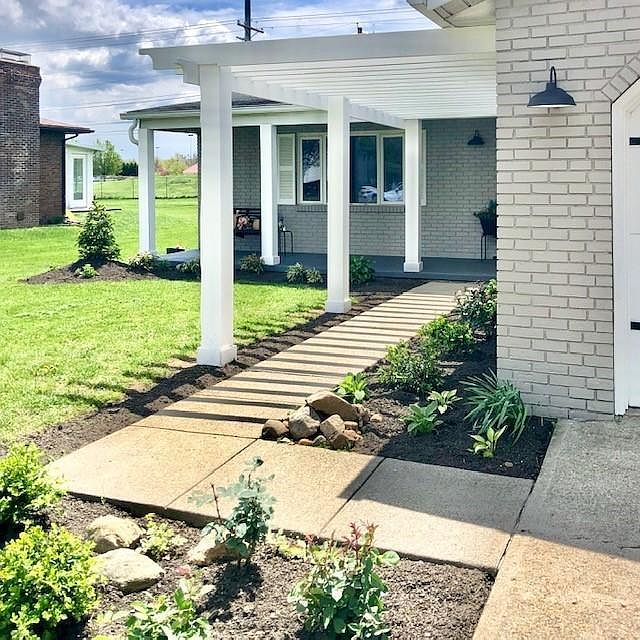 1st image of 111 Claren Dr