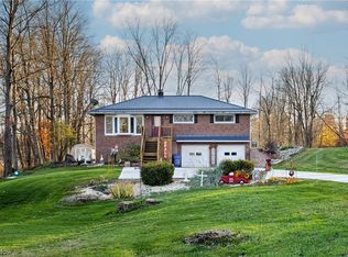 8571 Carmichael Dr, Chesterland, OH 44026