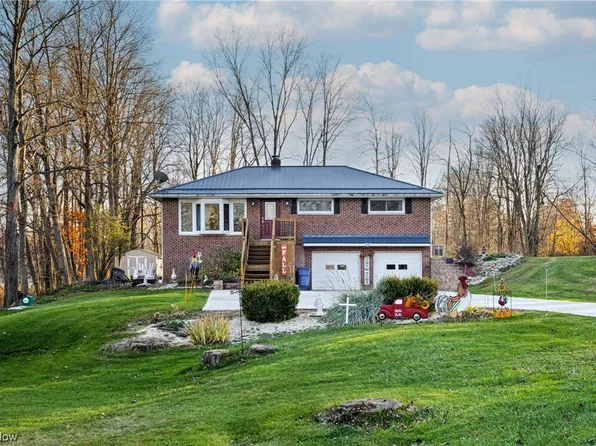 8571 Carmichael Dr, Chesterland, OH 44026