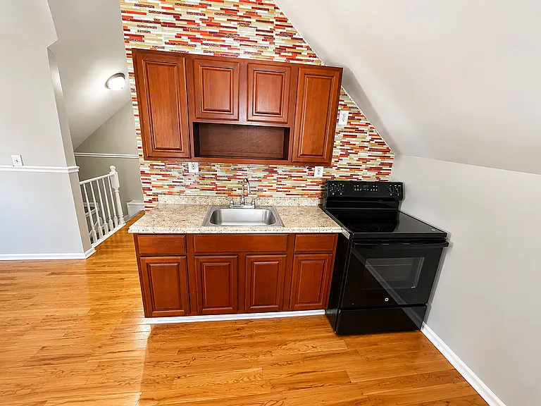281 Schley St #3 — Photo 2