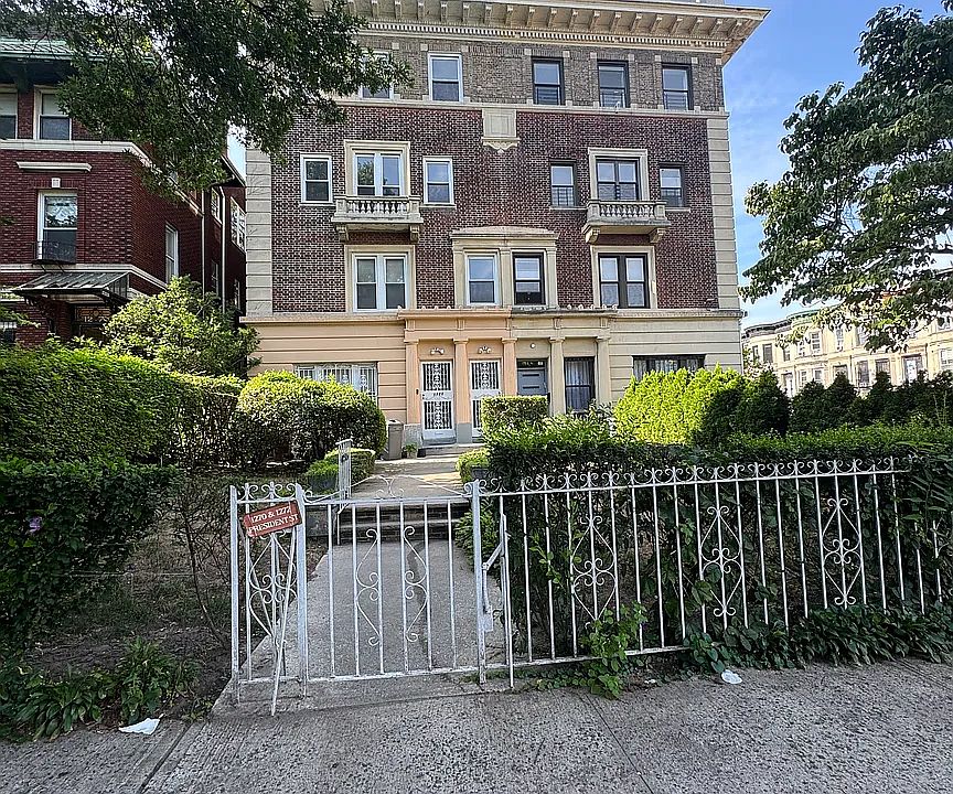 1st image of 1270 President St #1