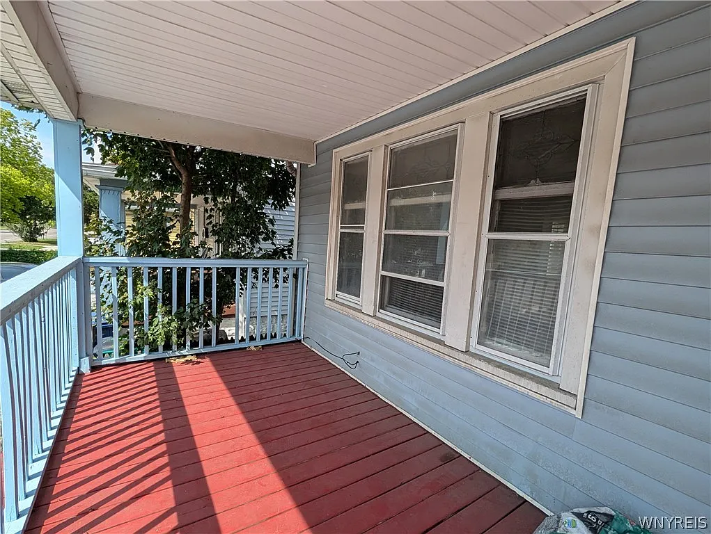 2 bed, 1.0 bath, 1084 sqft, $1,175 — Photo 2