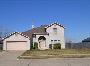 2044 Southwood Trl, Grand Prairie, TX 75052