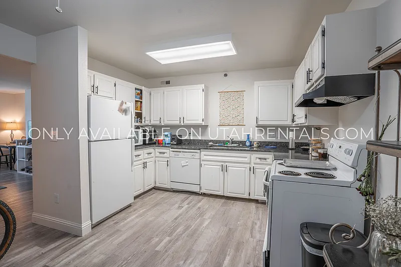 1 bed, 1.0 bath, 968 sqft, $455 — Photo 4