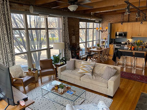 4th image of 2201 W Wabansia Ave APT 1