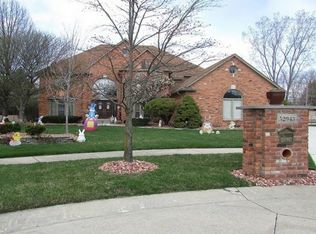 52943 Wickersham Dr, Shelby Township, MI 48315