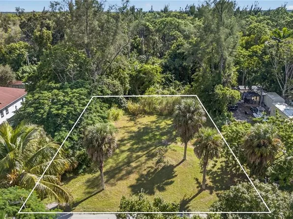 2650 Holly AVE, NAPLES, FL 34112