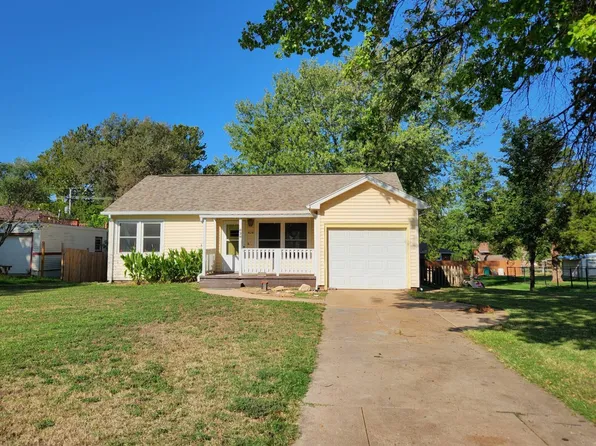 828 N Anthony Ave, Anthony, KS 67003