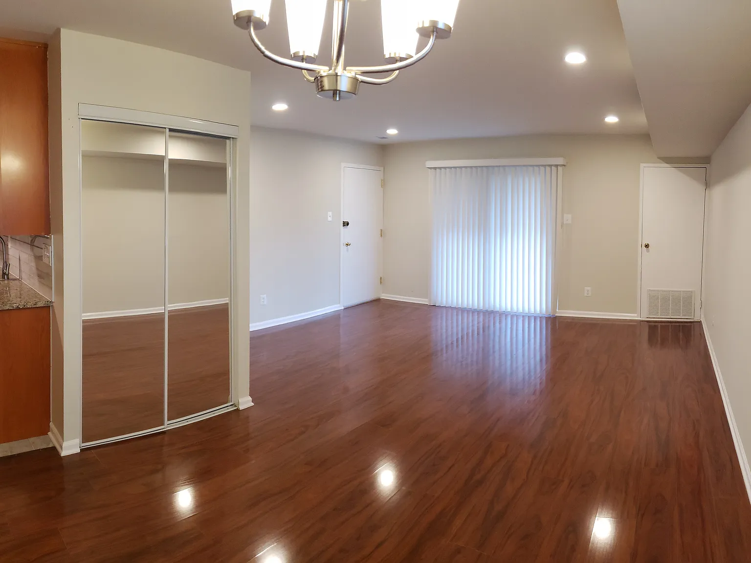 2 bed, 800 sqft, $1,650 — Photo 4