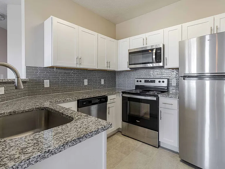 Highlands of Montour Run Apartment Homes — Photo 14