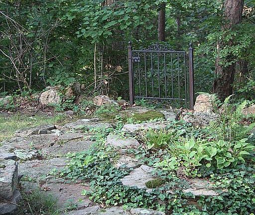 4th image of 12406 Pine Dr