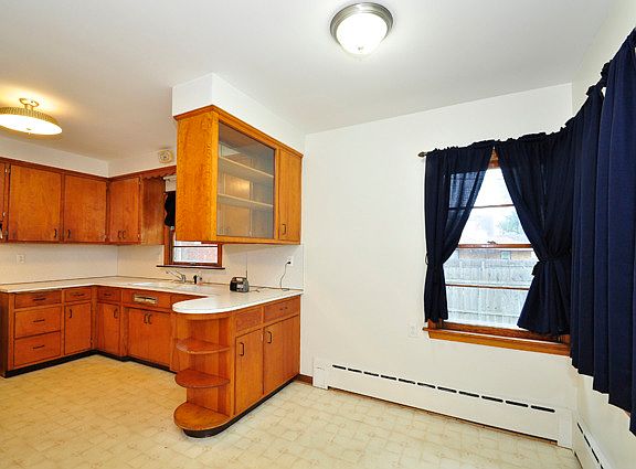 5th image of 816 Glenwood Ave