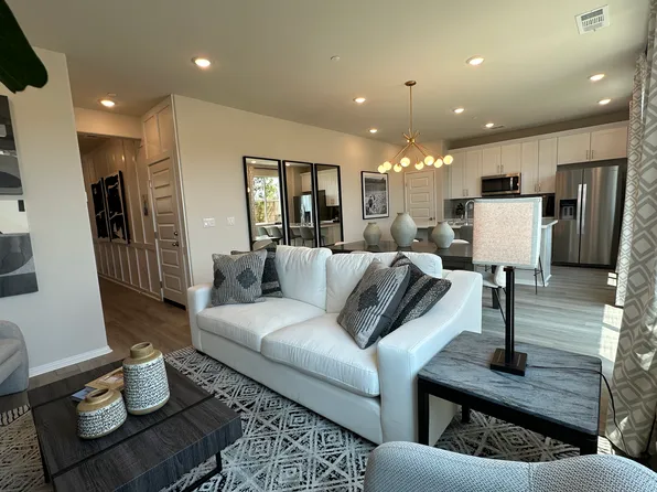 2129 Bergamot St, Redlands, CA 92374