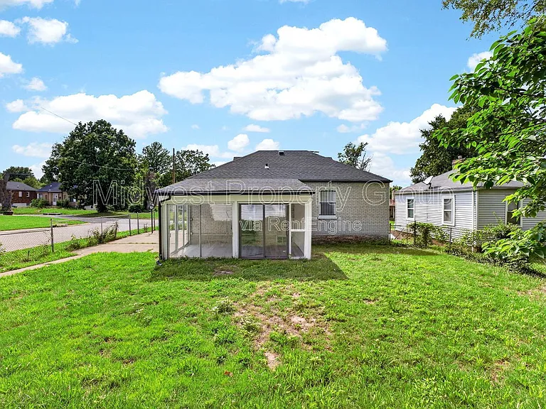 222 Henquin Dr — Photo 22