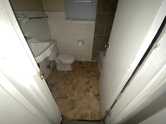 5th image of 3104 W Kansas Ave