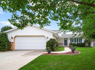 585 Lake Park Dr, Valparaiso, IN 46385