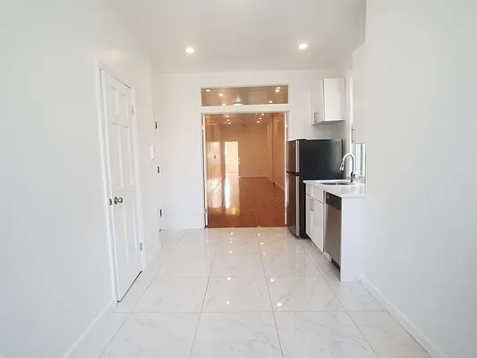 Rented by Compass | media 21