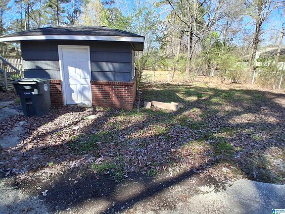 2nd image of 136 Lake Dr NE