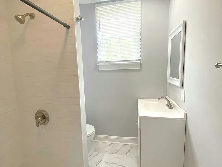424 E 32nd St #424 — Photo 7