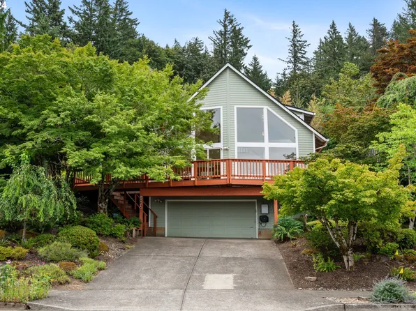 826 SW 8th St, Gresham, OR 97080
