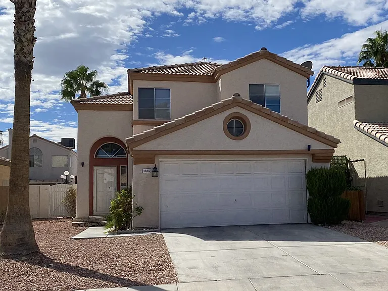 1685 Autumn Rust Dr — Photo 1