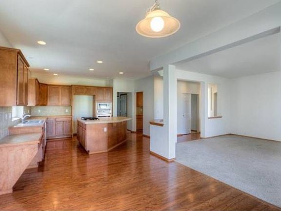 3rd image of 8421 8th St SE