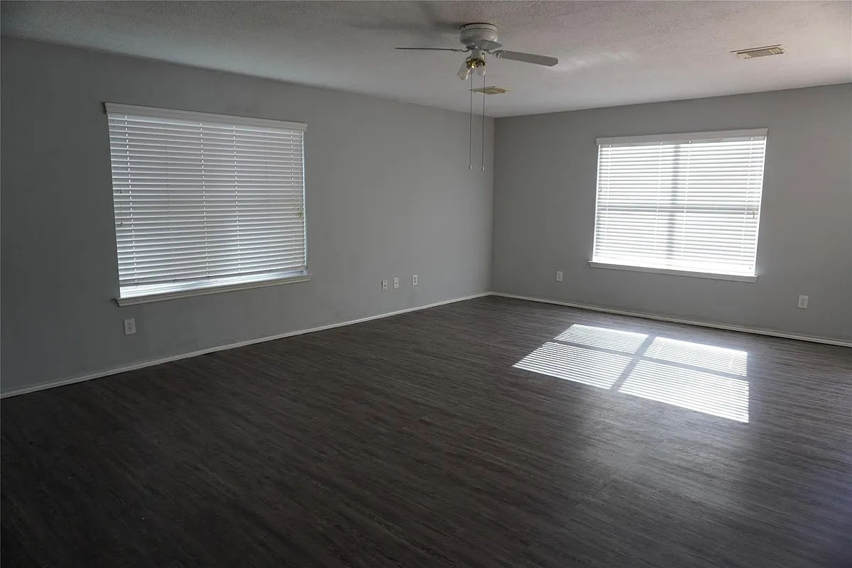 Building Photo - 4727 Live Meadow Ln