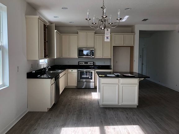 2nd image of 2390 Sanderling St