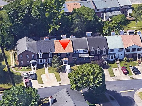 2nd image of 5 W Wainwright Dr