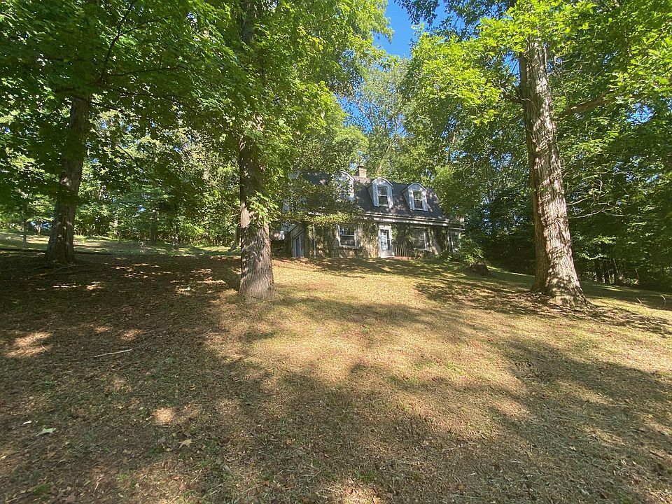 1st image of 217 Hickory Hts