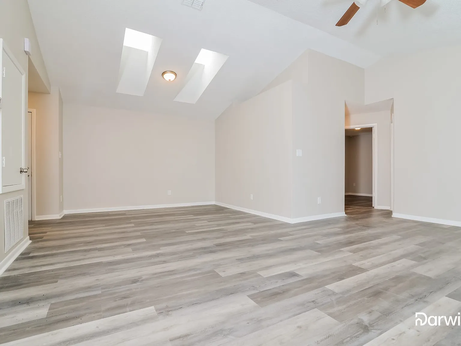 3 bed, 2.0 bath, 1534 sqft, $2,299 — Photo 4