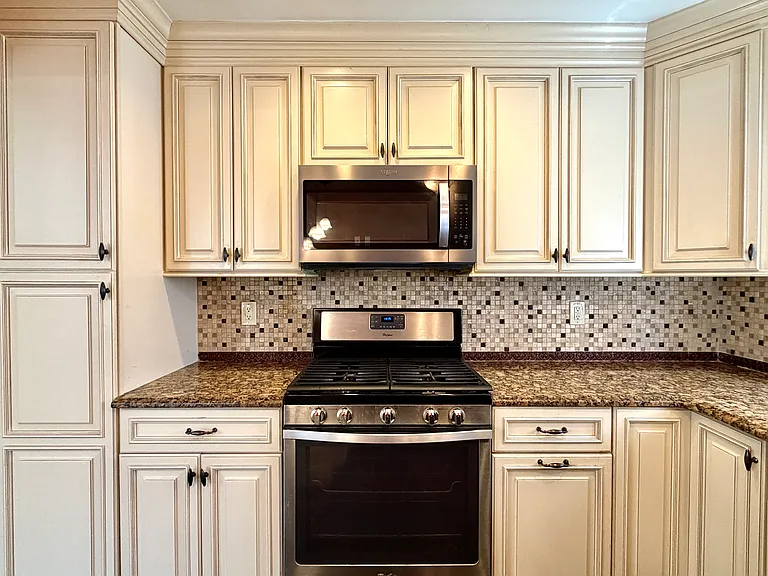 51 W 3rd St #1 — Photo 15