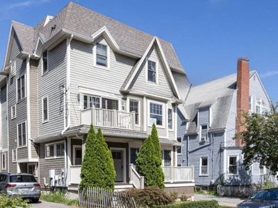 19 Harris St #2, Brookline, MA, 02446