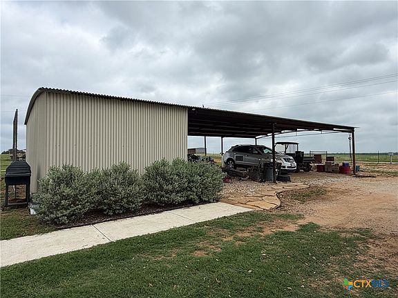3rd image of 1635 County Road 409