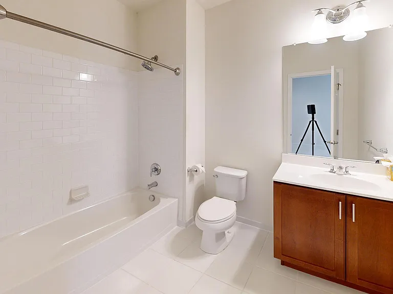 909 Lakeview Ct #909 — Photo 18
