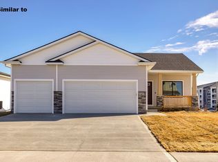 5535 167th St, Urbandale, IA 50323