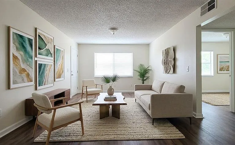 2820 Dupont St S #201 — Photo 9