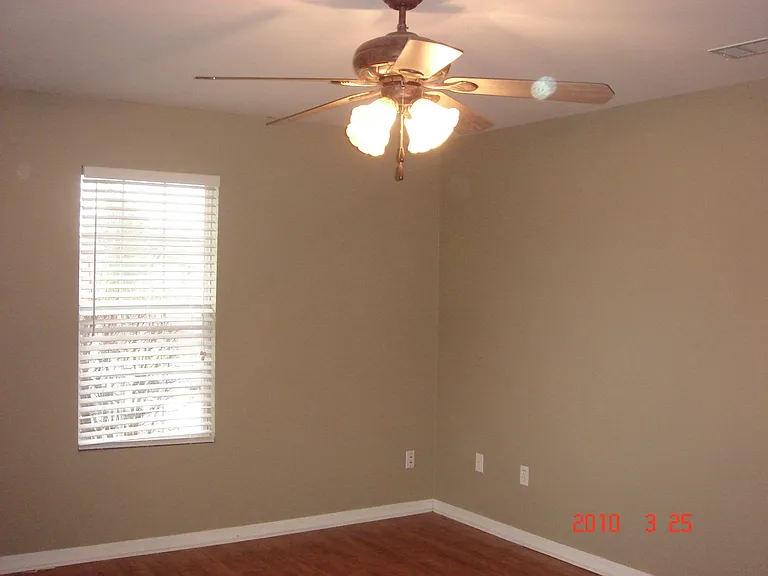 150 N Wind Ridge Ln #D — Photo 2