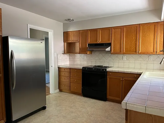332 Par Ave — Photo 9