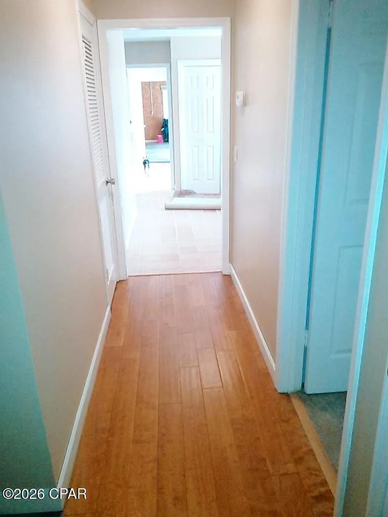 3 bed, 2.0 bath, 1404 sqft, $2,100 — Photo 3