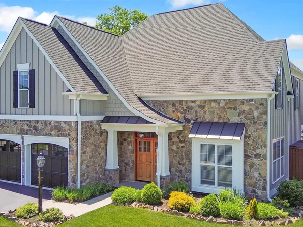 1410 Hillbrook Ct, Charlottesville, VA 22901