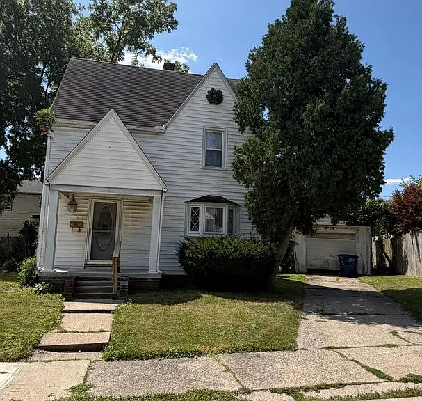 2 Charlevoix Ct — Photo 2