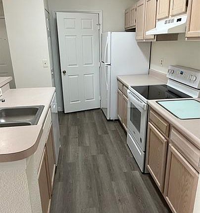 5th image of 11500 Villa Grand APT 302