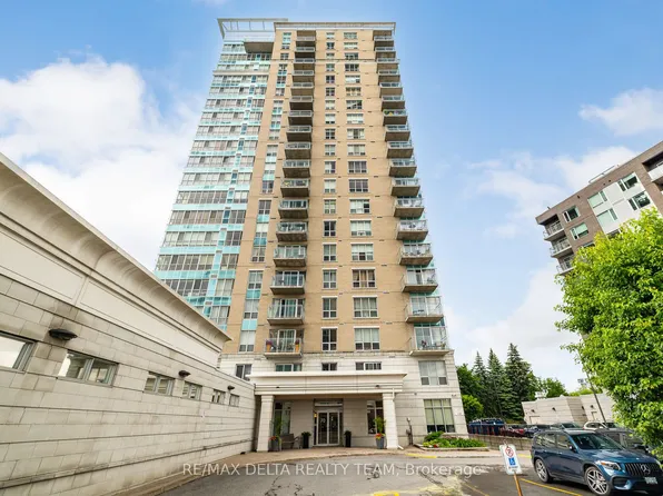 70 Landry St #1207, Ottawa, ON K1L 0A8