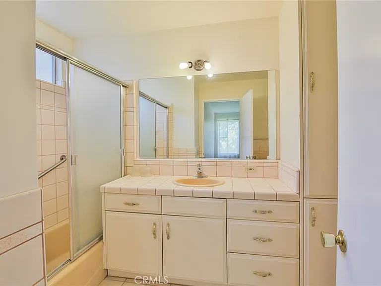 3744 Pine Ave — Photo 17