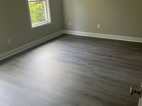 5th image of 347 Hood Park Dr