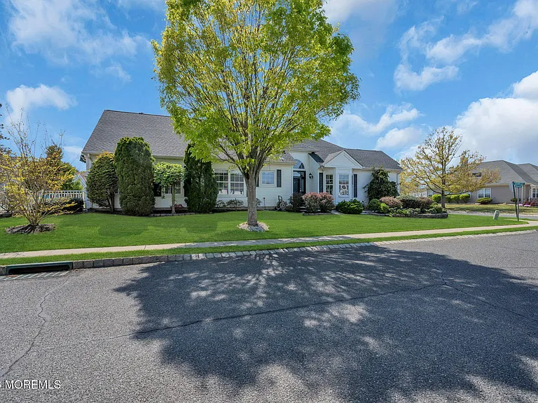 1 Evans Ct — Photo 4