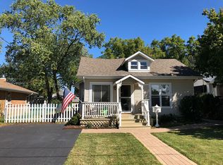 526 E 4th St, Lockport, IL 60441