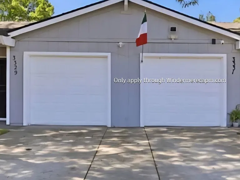 Cozy Halfplex in Carmichael- Available Now. — Photo 2