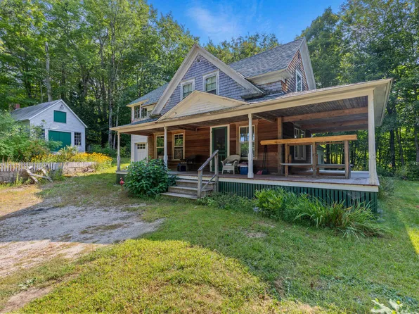 8 Baldwin Road, Sebago, ME 04029